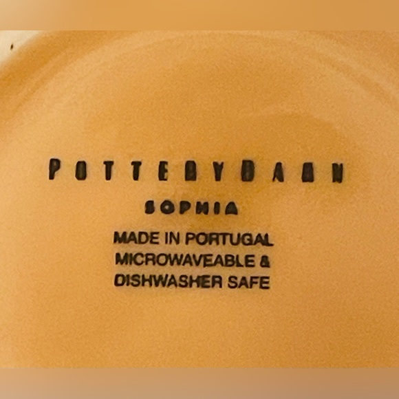 A SET OF FIVE POTTERY BARN   SOPHIA   DINNER & SALAD PLATES: 2 DINNER & 3 SALAD - Picture 11 of 12